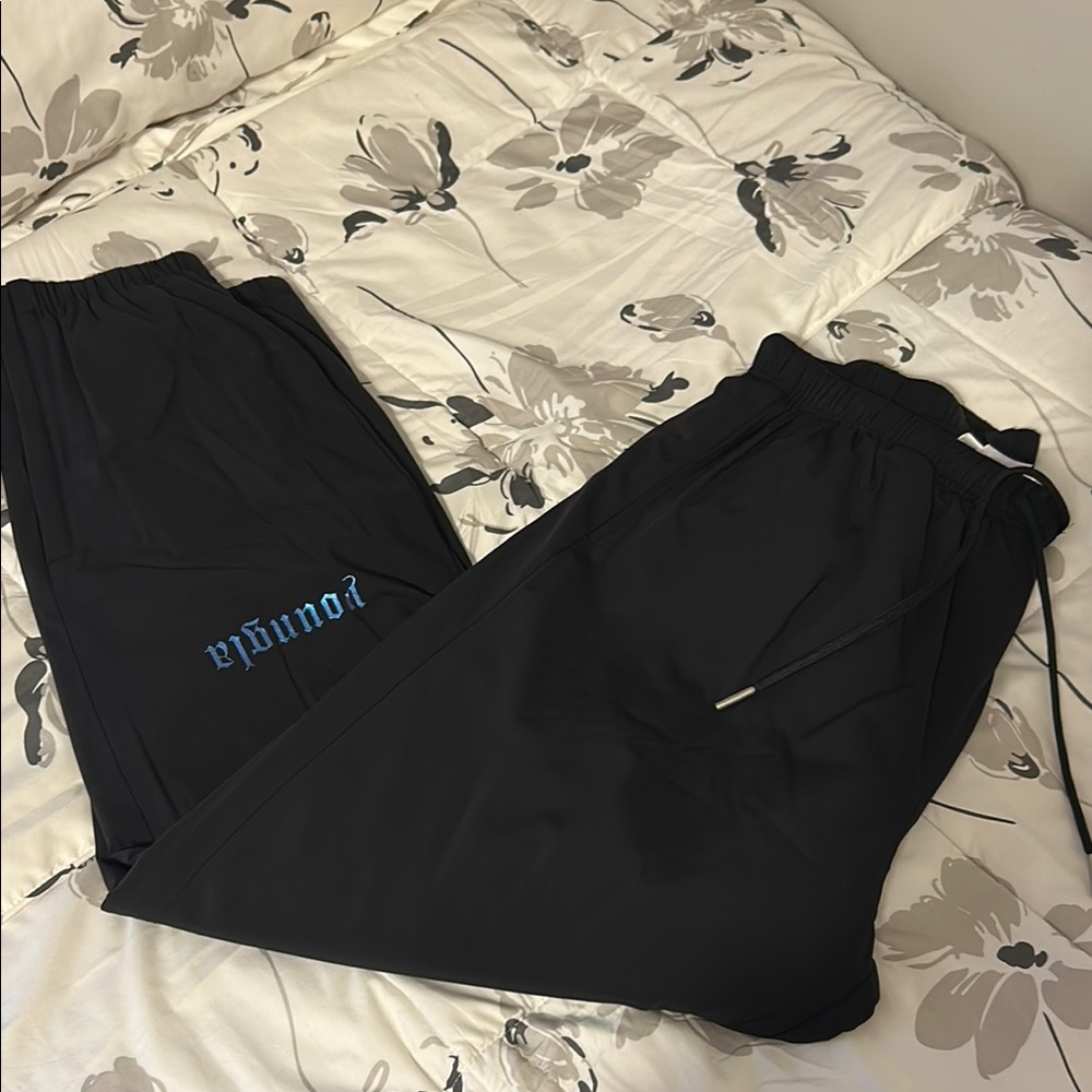 NWOT Men’s YoungLA black jogger pants XL